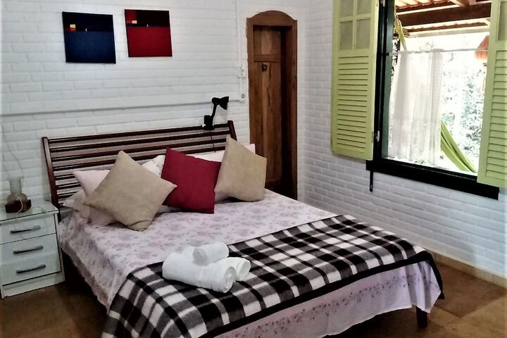 Room 33 of 82