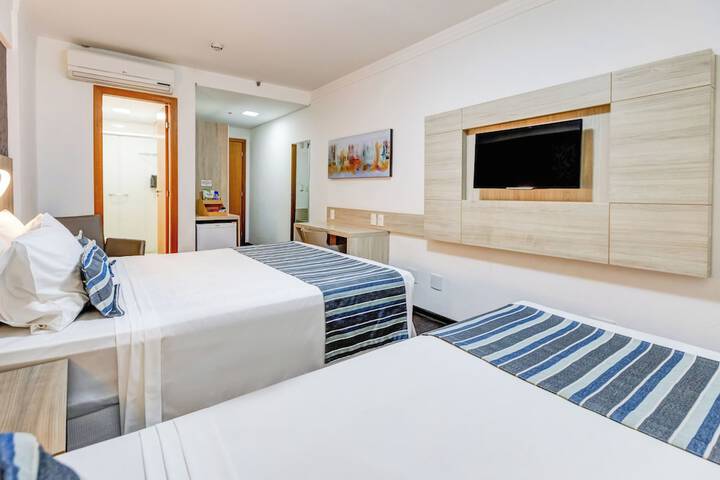 Room 32 of 75