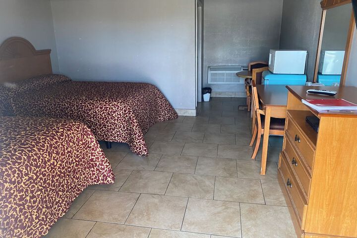 Room 10 of 60