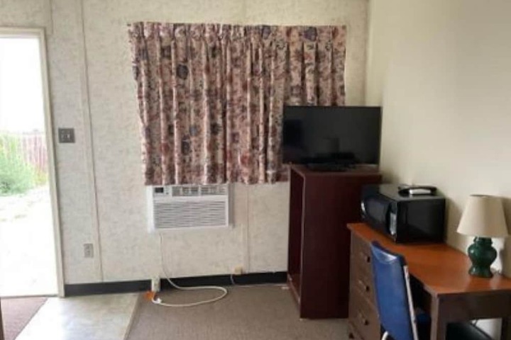 Room 2 of 15
