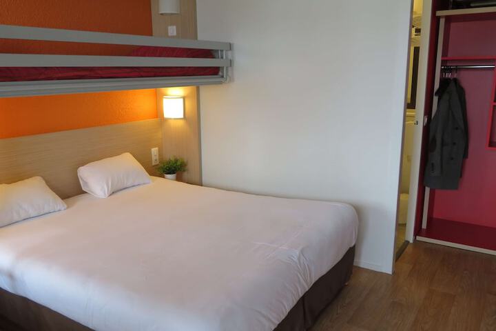 Room 14 of 48