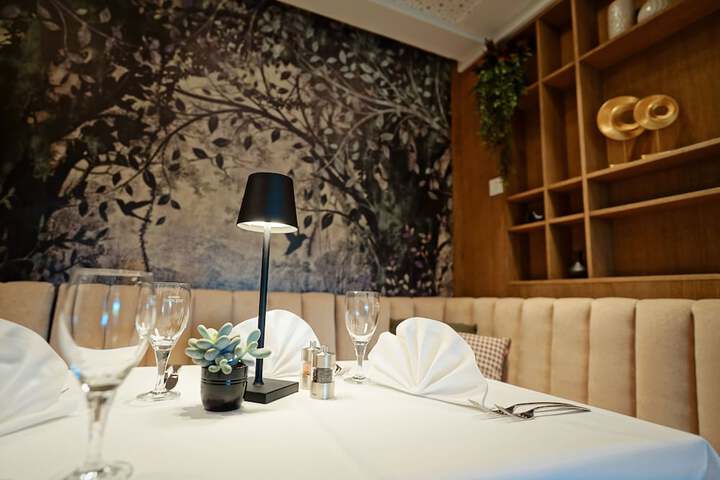 Dining 62 of 88