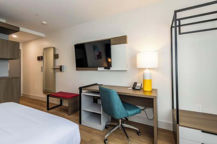 Room 10 of 51