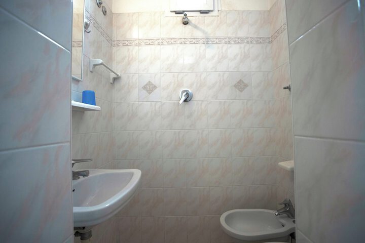 Room 14 of 26