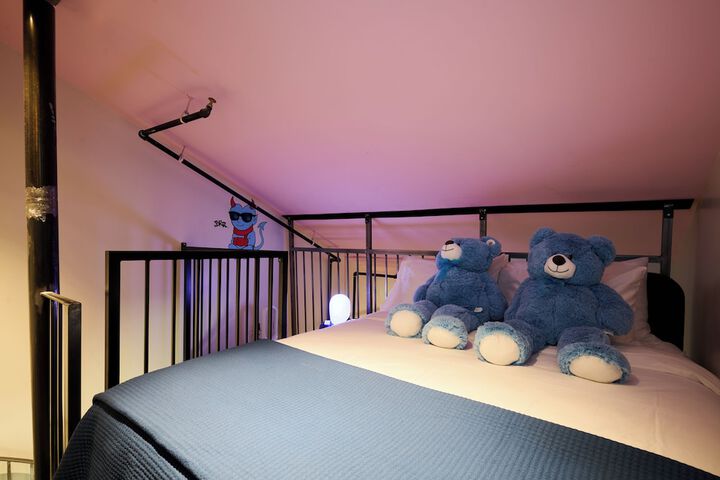 Room 49 of 92
