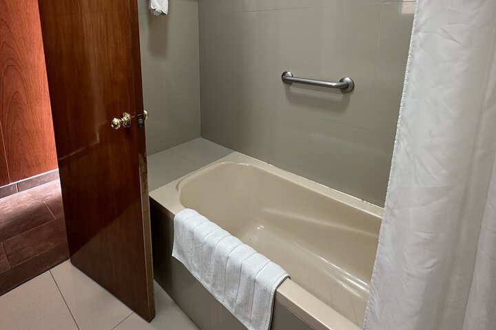 Room 53 of 63