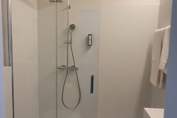 Room 83 of 129