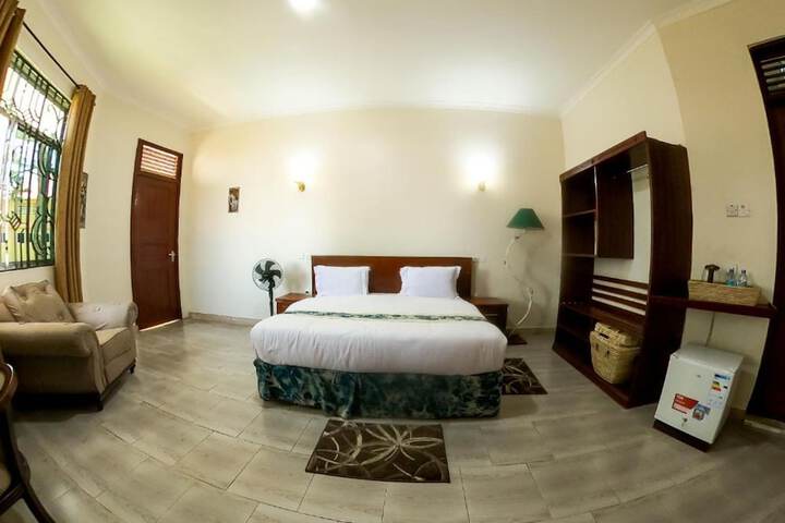 Room 3 of 35
