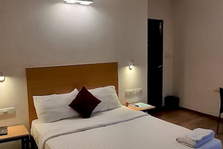 Room 7 of 15