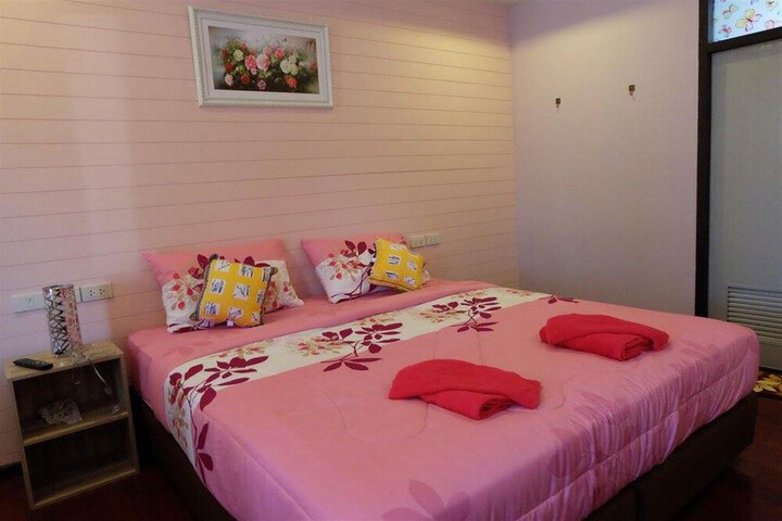 Room 3 of 32