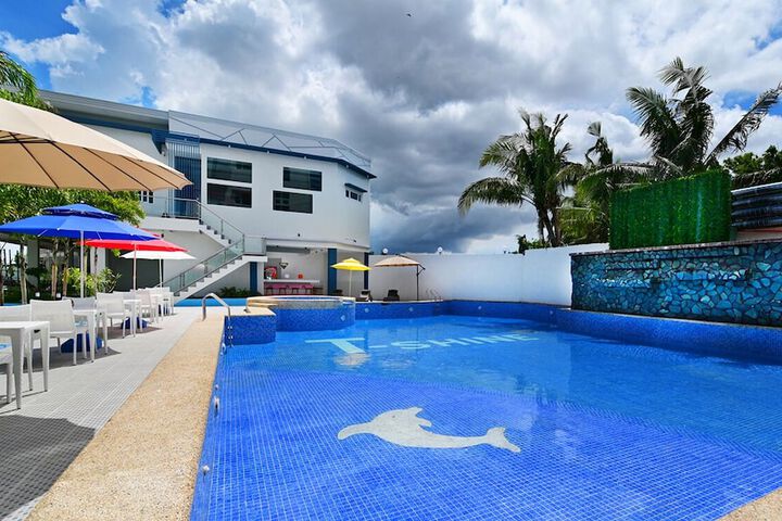 Pool 18 of 24