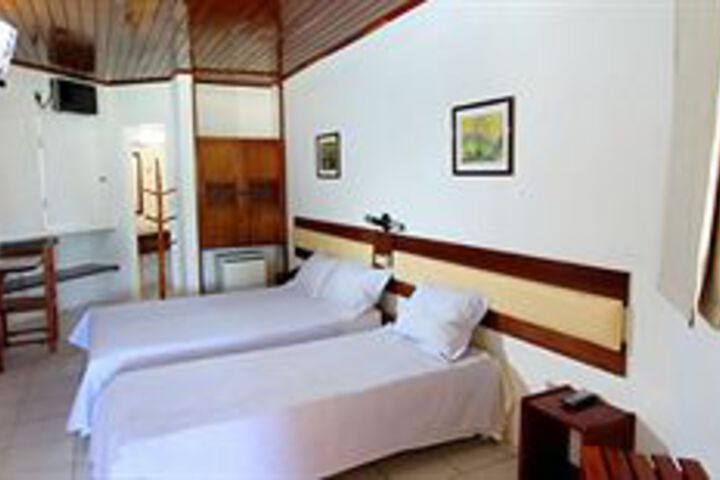 Room 7 of 12