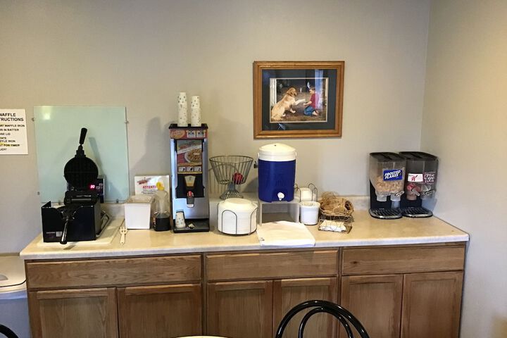 Breakfast/Coffee Service 20 of 28