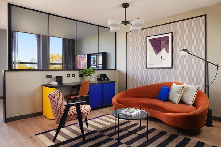 Room 6 of 45