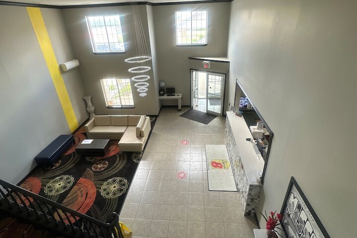 Hotel Interior 4 of 28