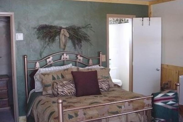 Room 12 of 128