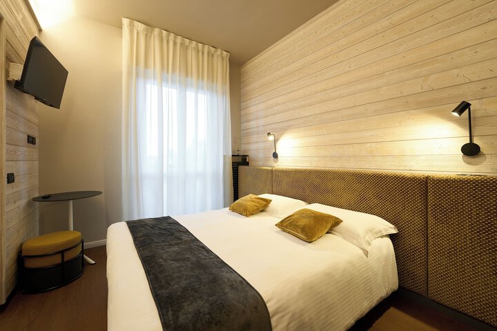 Room 14 of 73