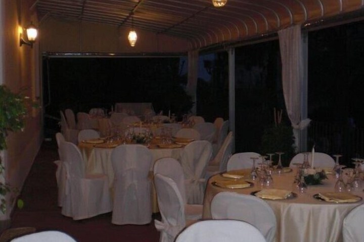 Dining 13 of 21