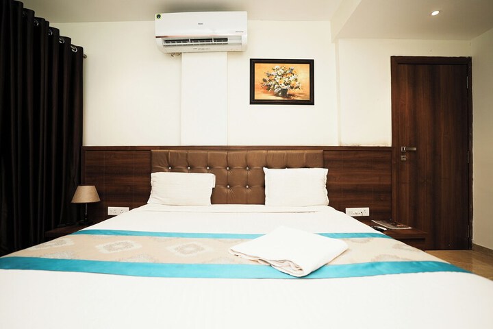 Room 15 of 48