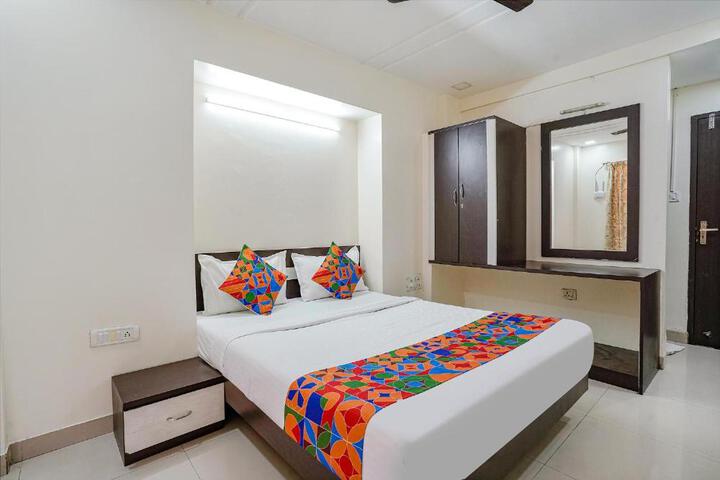 FabHotel Destination 42 - Nr Pheonix Mall