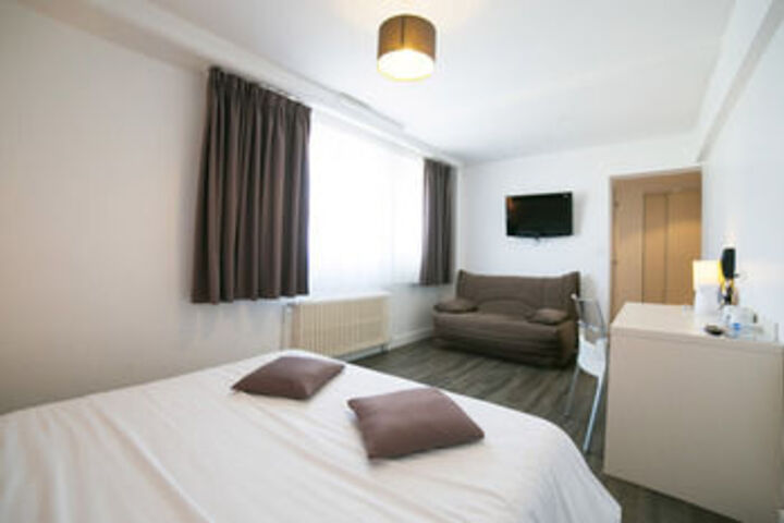 Room 15 of 60