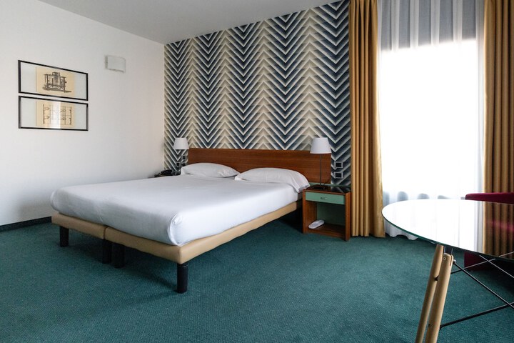 Room 15 of 55
