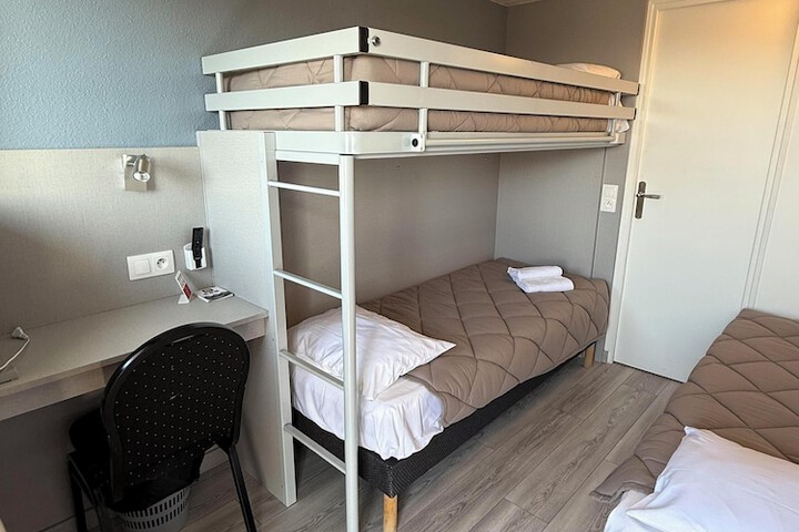 Room 33 of 81