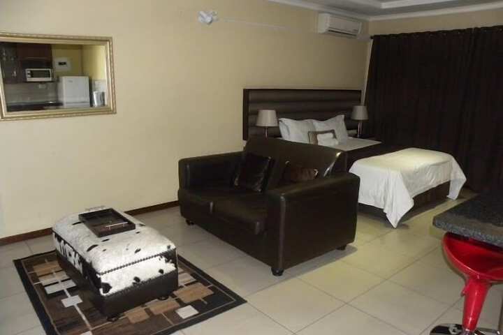Room 8 of 17