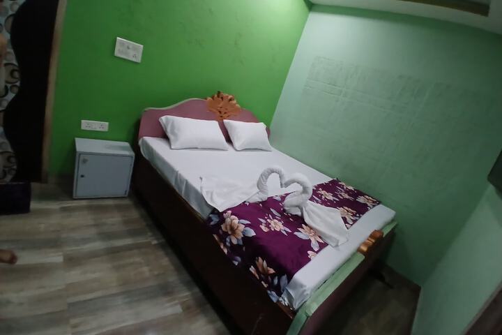 Room 5 of 25