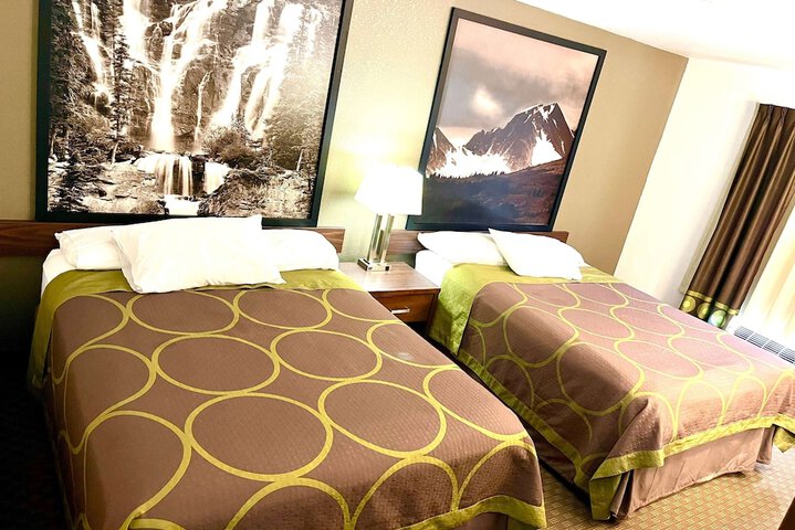 Room 9 of 63