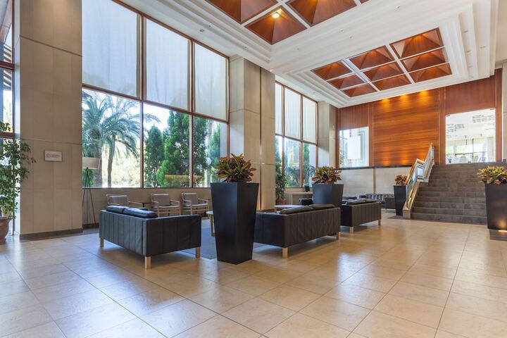 Entrance & Lobby