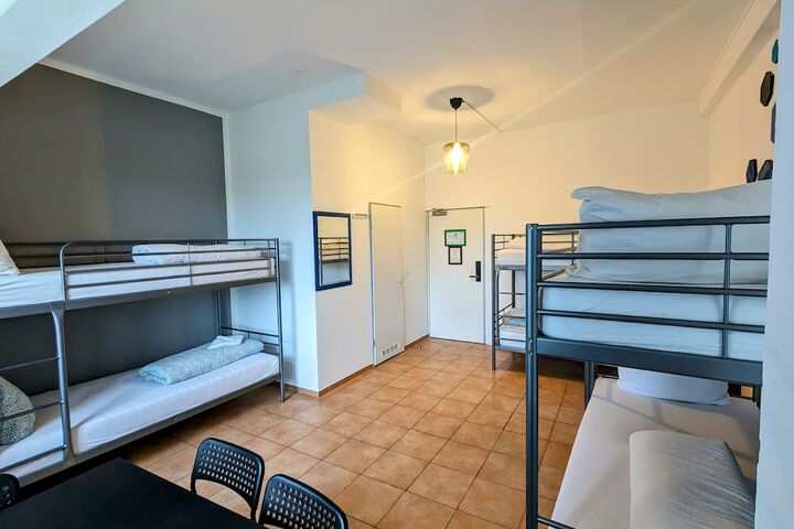 Room 70 of 150