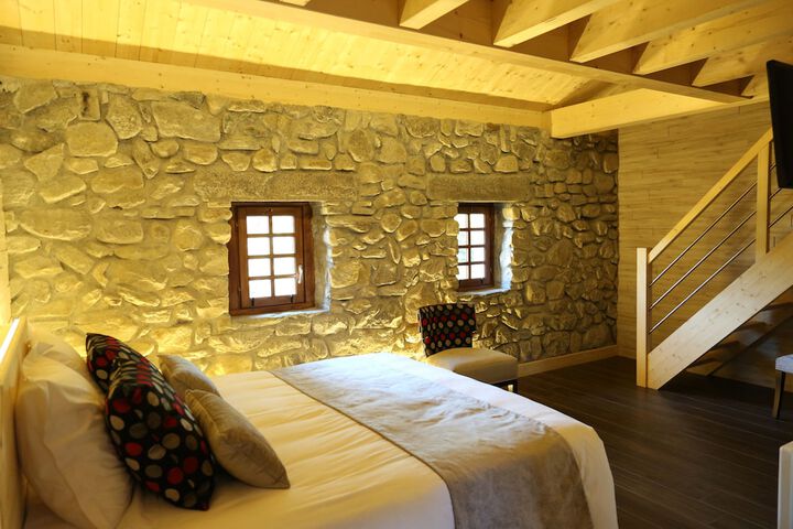 Room 4 of 27