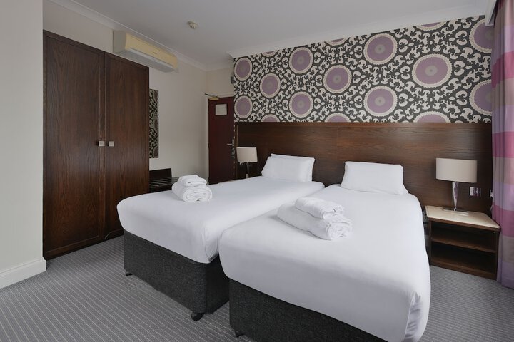 Room 7 of 44