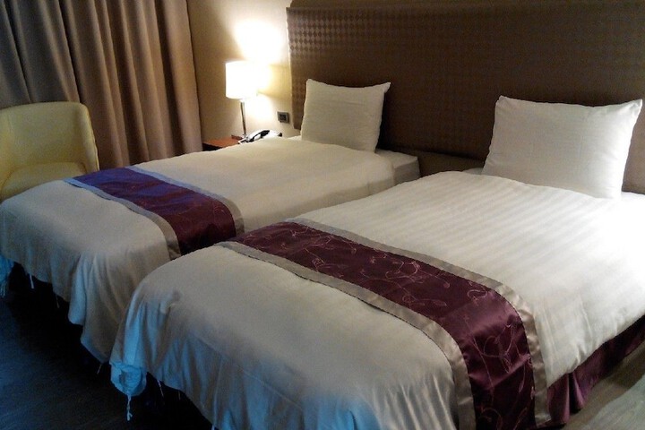 Room 5 of 48