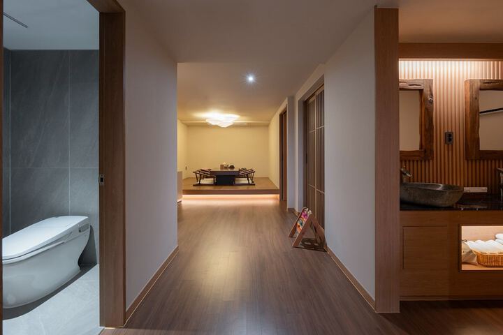 Room 28 of 155