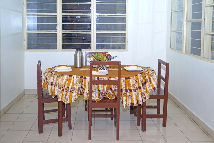 Dining 20 of 29