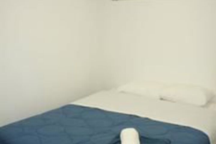 Room 14 of 83