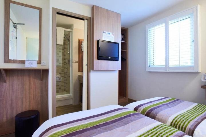Room 7 of 20