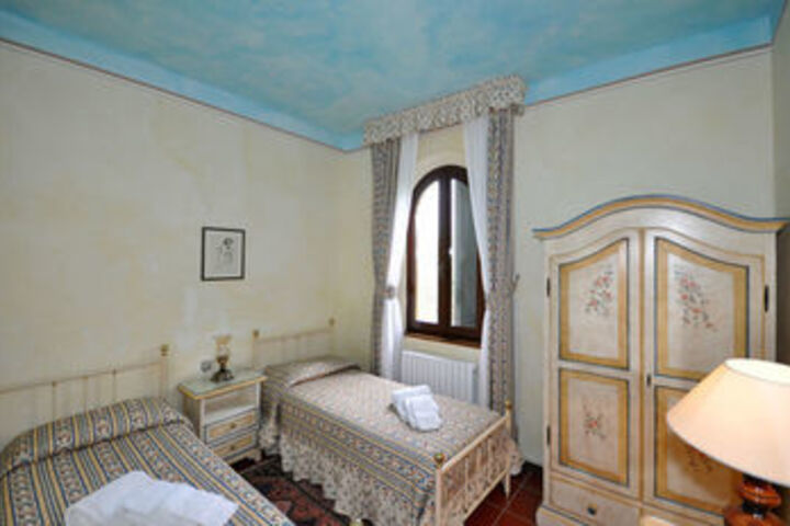 Room 25 of 51