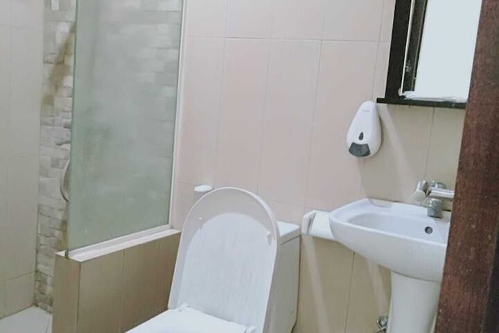 Room 18 of 27