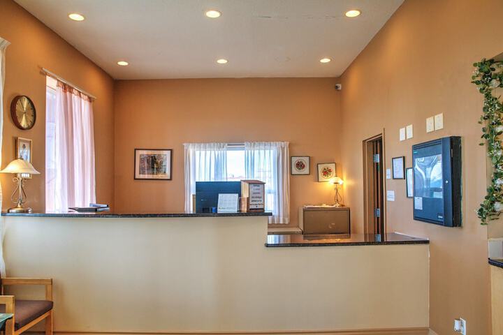 Entrance & Lobby