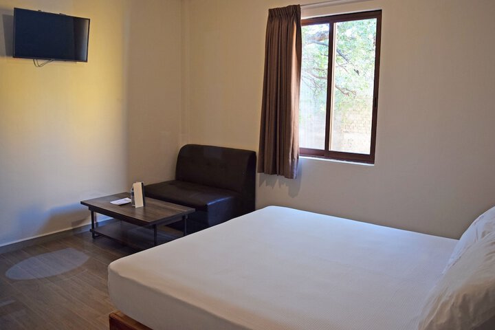 Room 4 of 16