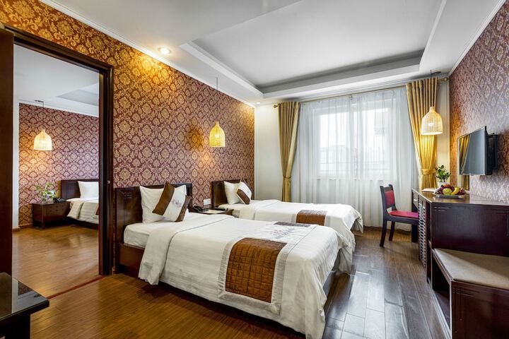 Room 30 of 83