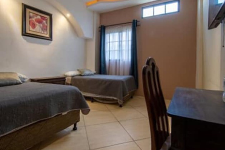 Room 4 of 9