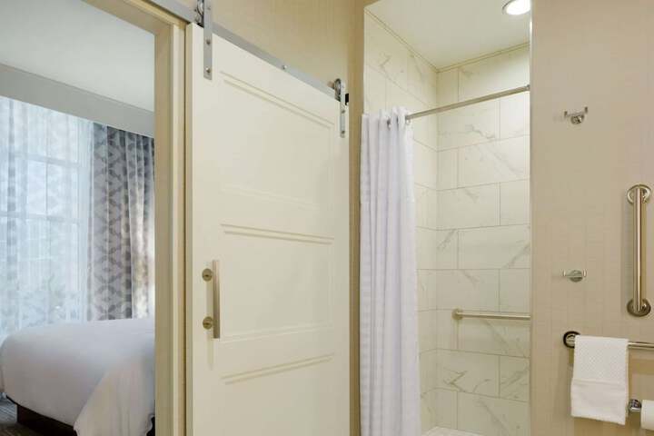 Room 48 of 92