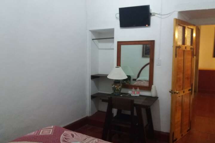 Room 11 of 77