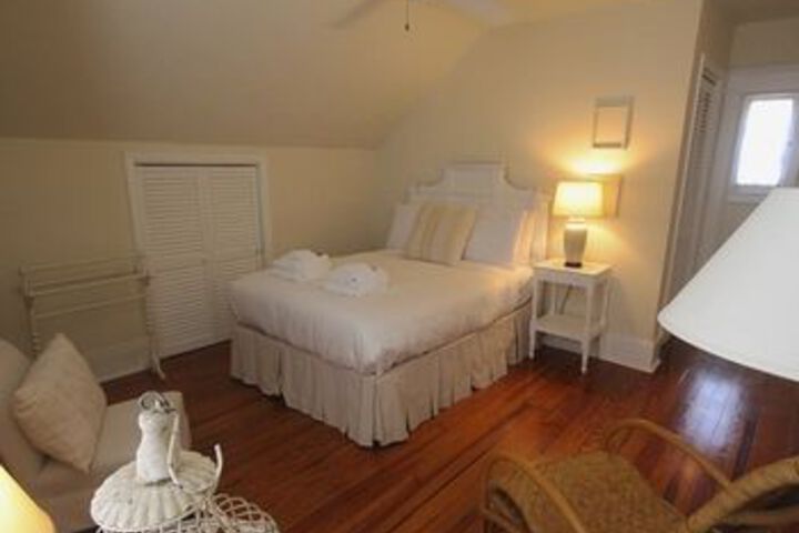 Room 32 of 137
