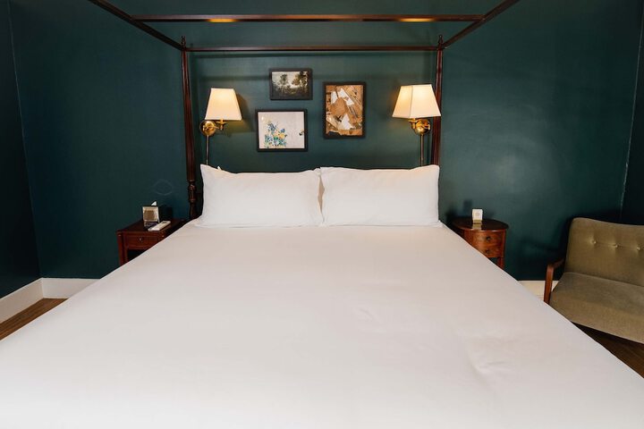 Room 12 of 61