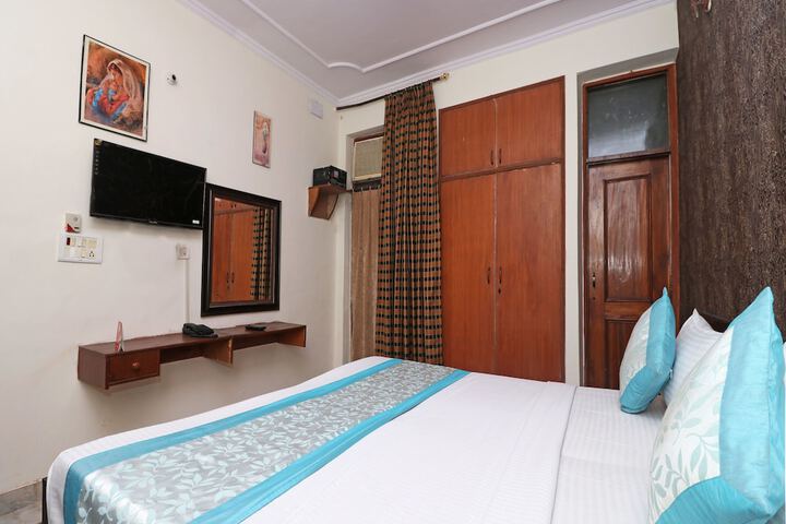 Room 14 of 25